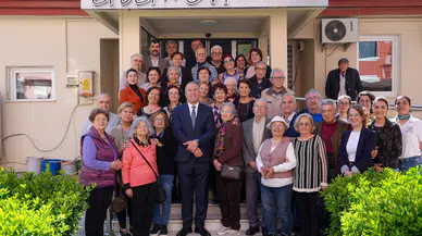Gaziemir’in çınarlarından fidanlara 23 Nisan armağanı