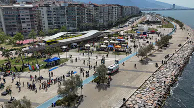 23 Nisan coşkusu Konak’tan yayıldı: Çocuk Şenliği’ne yoğun ilgi