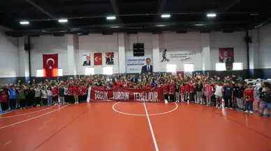 Torbalı'da satranç şöleni: 208 sporcu aynı masada buluştu