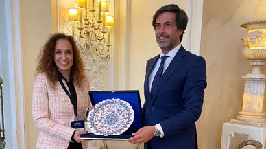 Yıldız Ünsal ‘Başkanlar Konferansı’nda: Avrupa Demokrasi Başkenti Cascais’te Karşıyaka’yı anlattı