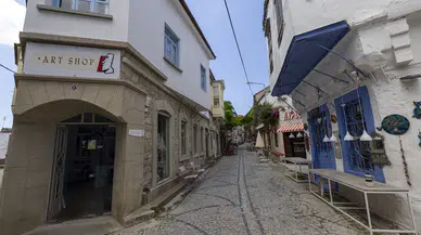 Alaçatı’da tabeladan tenteye kadar ortak tasarım dönemi