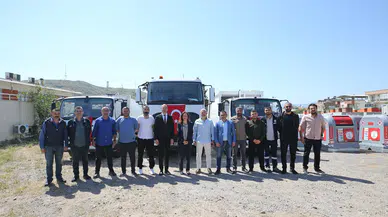 Karşıyaka'nın Temizlik Filosu Üç Yeni Kamyonla Güçlendi