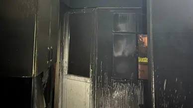 Bir çocuk hayatını kaybetti, üç çocuk kurtarıldı...Konak'ta yangın