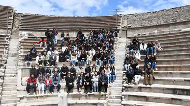 Üniversite öğrencilerine Bergama ve Ödemiş gezisi