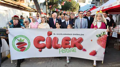 Emiralem Çilek Festivali'ne görkemli açılış