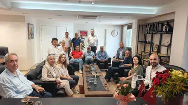 CHP İzmir İl Başkanı Gümrükçü: “102 yıllık koca çınar, milletimizin tek kurtuluş adresidir. CHP'ye sahip çıkmak vatana ve Cumhuriyet'e sahip çıkmaktır”