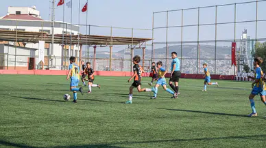 80 Takım, 1600 Sporcu İle Bayraklı'da Futbol Turnuvası Başladı!