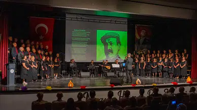 Gaziemir'de Madımak Katliamı anma konserinde geçmişe özlem ve adalet vurgusu yapıldı