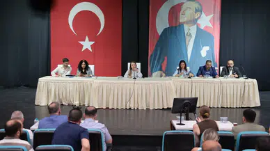 Konak Belediyesi'nde kentsel tasarım ve şeffaflık vurgusu: Yeni düzenlemelerle estetik dönüşüm hedefleniyor.