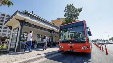 İzmir'in kimliğini yansıtan Konak Durağı hizmete açıldı