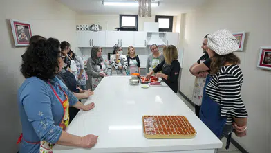 Mutfak atölyesinde Gaziemir’in yeni aşçıları yetişiyor