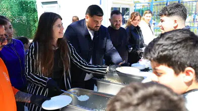 Çeşme Belediyesinden okullara sosyal alan desteği