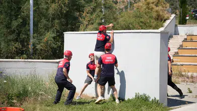İtfaiyeciler arama kurtarma kampında bir araya geldi