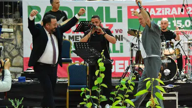 Bademli’de coşku dolu Kiraz ve Meyve Fidanı Festivali