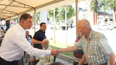 Başkan Tugay asfalt çalışmalarını yerinde inceledi