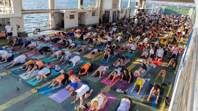 Körfez’in mavisinde 400 kişilik yoga buluşması