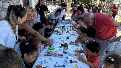Çeşme'de Yaz Atölyeleri: Çocuklar Eğlenerek Öğreniyor ve Doğayla Buluşuyor