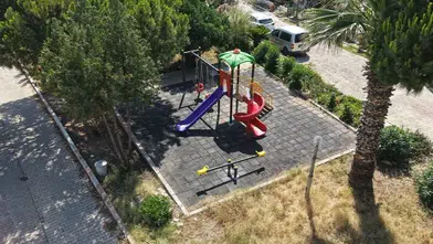 Menderes’te 3 Parkın Oyun Grubu Yenilendi, Vatandaşlar Memnuniyetini Dile Getirdi