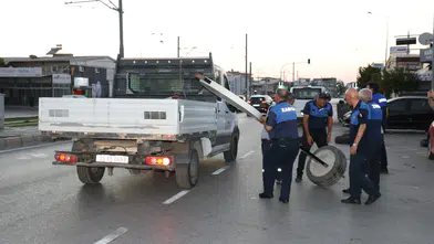 Çiğli Belediyesi'nden Atasanayi ve Semt Pazarlarında Kapsamlı Zabıta Denetimi