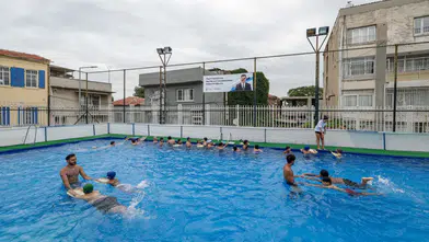 Büyükşehir’in portatif havuzu çocukların yazına neşe kattı