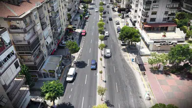 Karşıyaka'da Girne Bulvarı’nda yol yenileme çalışmaları tamamlandı, ulaşım konforu arttı.