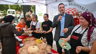 Bornova’da doğal lezzetler halkla buluşuyor