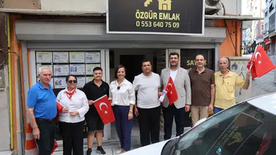 Karabağlar 30 Ağustos'ta Türk bayraklarıyla donatıldı