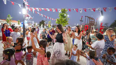 Hayriye ve Vehbi Özen Çocuk Etkinlik Merkezi ile Mavi Kelebek Anı Parkı Alaçatı’da hizmete açıldı