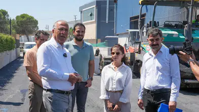 Gaziemir’de asfaltlama atağı: 4 bin 470 ton asfaltla yollar yenileniyor