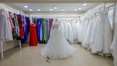 Bayraklı’da Evlenecek Çiftlere Gelinlik Ve Damatlık Desteği