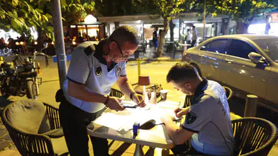 Konak’ta işgale geçit yok: Alsancak’ta gece denetimi yapıldı