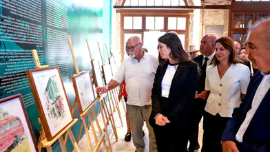 Başkan Denizli, Rasim Özgül’ün ilk kişisel sergisini ziyaret etti