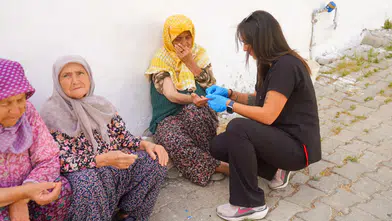 Seferihisar Belediyesi sağlık hizmetini köylere taşıyor