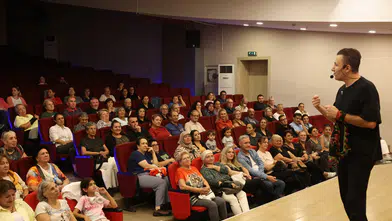 Çiğli Komedi Akşamları Yeni Sezonunu Roman Gecesiyle Açtı