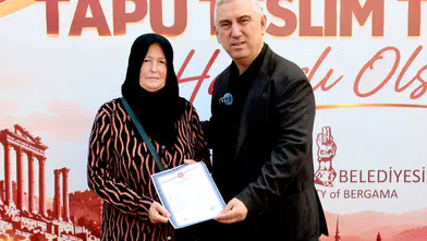 Bergama'da Hak Sahipleri Tapularına Kavuştu