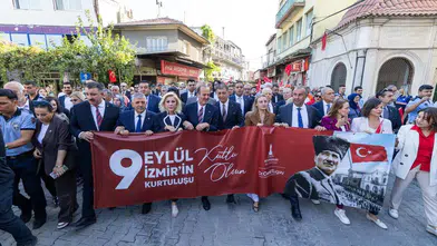 Başkan Tugay İzmirlilerle yürüdü