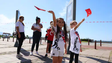 İzmir'in 125 Yıllık İkonu: "Asrı 25 Geçe" Tarihi Zaman Tüneline Yolculuk Yapıyor!