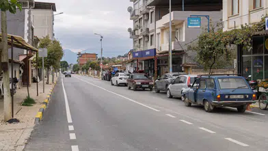 İzmir'in en uzak yolu yenilendi