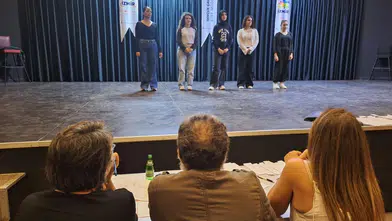 Genç İzmir’de tiyatro seçmelerine yoğun ilgi