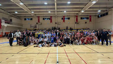 Bergama’da Cumhuriyet Bayramı Coşkusu Basketbol Sahasına Taşındı