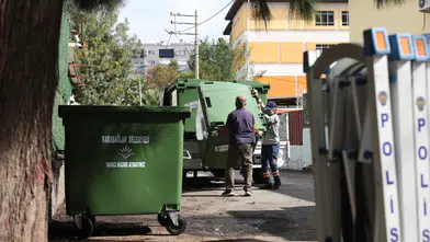 Karabağlar’ın 58 mahallesine 891 yeni konteyner