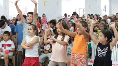 Buharkent’te karne coşkusu: Minikler festivalle moral depoladı