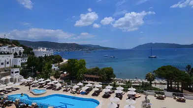 Bodrum’un kalbinde müzik ziyafeti: Azka Hotel sahne ışıklarını yakıyor