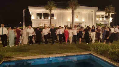 Pamukkale'de Karadeniz fırtınası: Avukat çiftin düğününde horonlar hiç durmadı