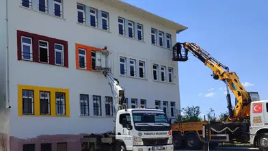 Turgutlu'da eğitim seferberliği: Okullar pırıl pırıl, parklar güvenli hale getiriliyor