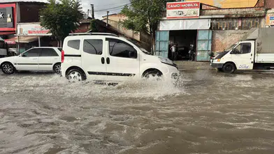 Uşak’ta akşam kabusu: Sağanak ve dolu trafiği kilitledi
