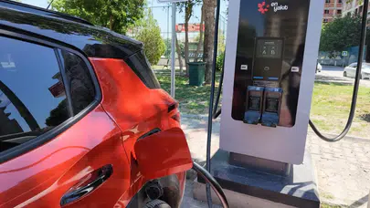 Bayraklı’da 10 noktada 20 şarj ünitesi