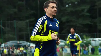 Mert Hakan Yandaş, Fenerbahçe ile 1 yıllık yeni sözleşme imzaladı