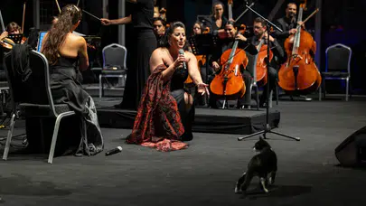 İzmir Oda Orkestrası yeni sezonu Zeytin Sahne’de açtı