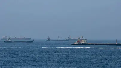 Umman açıklarında tanker 3 mühimmatla vuruldu